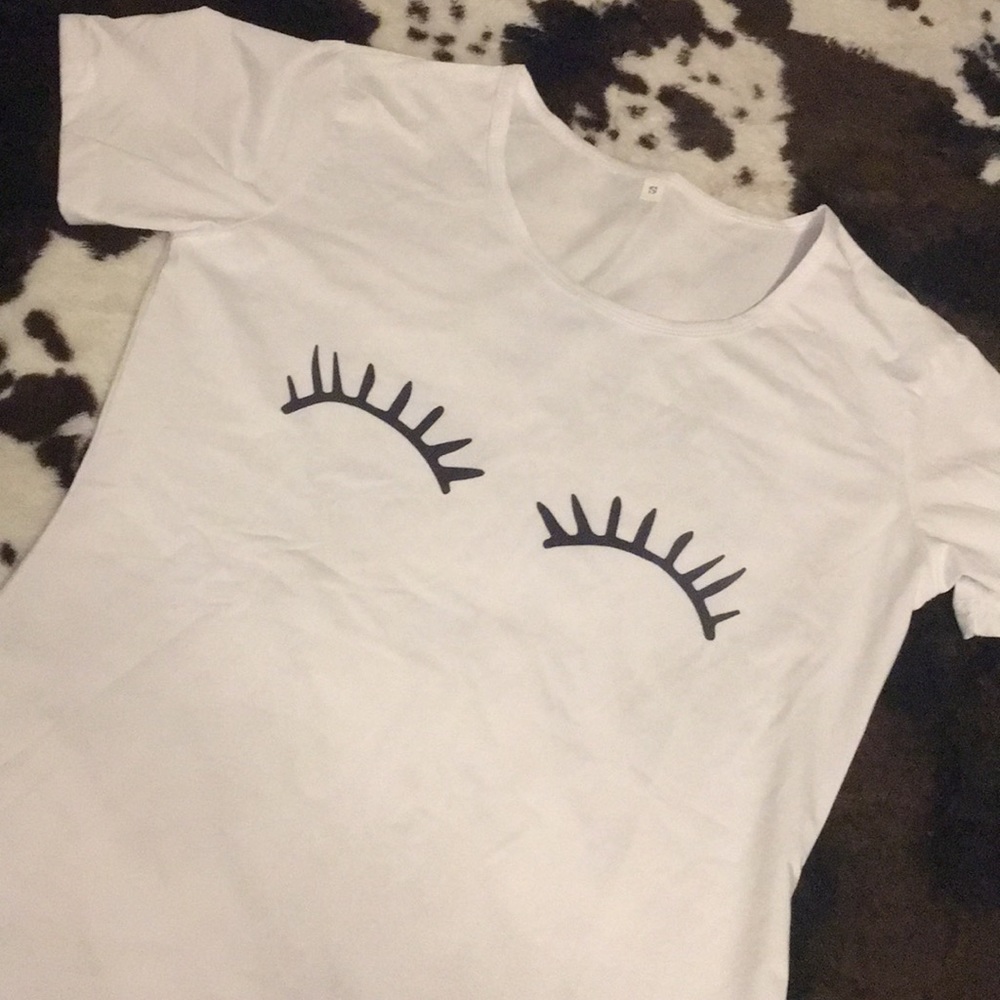 Fun, cute eyelash t-shirt